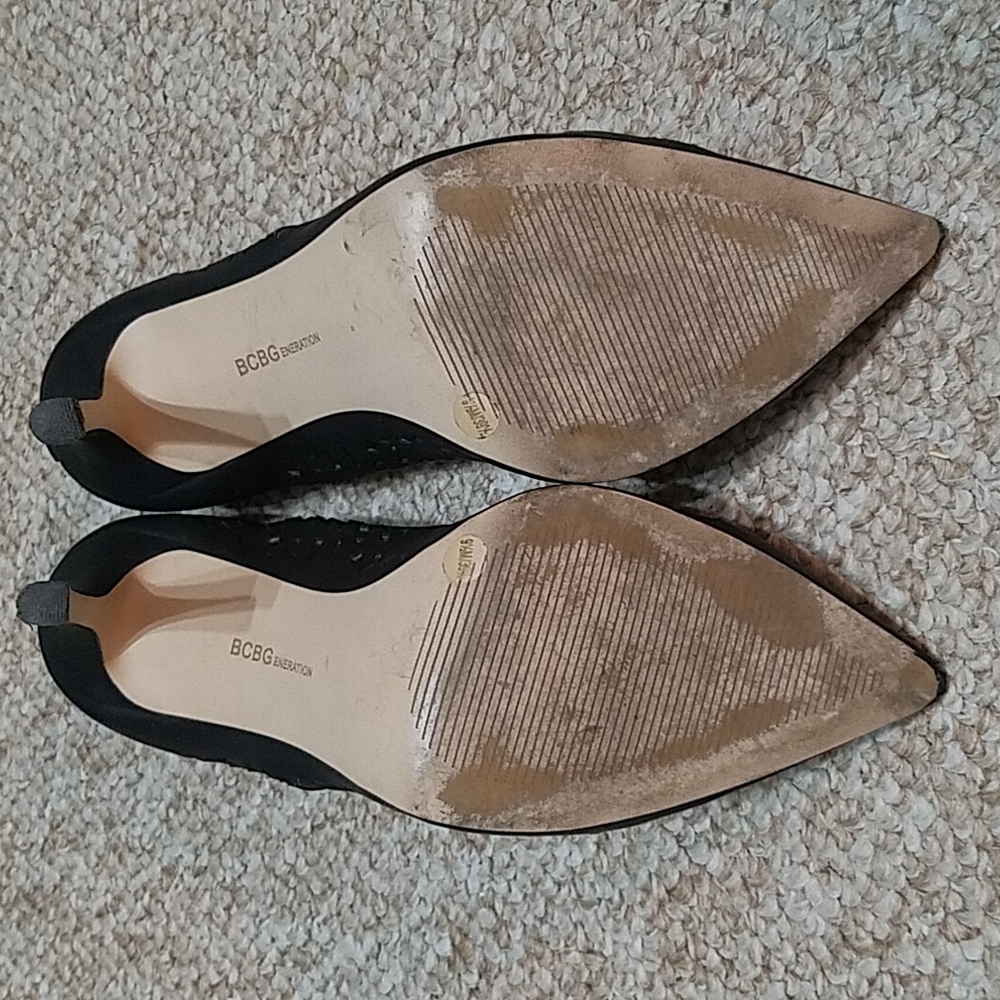 BCBG Cut Out Black Pumps - Picture 3 of 6